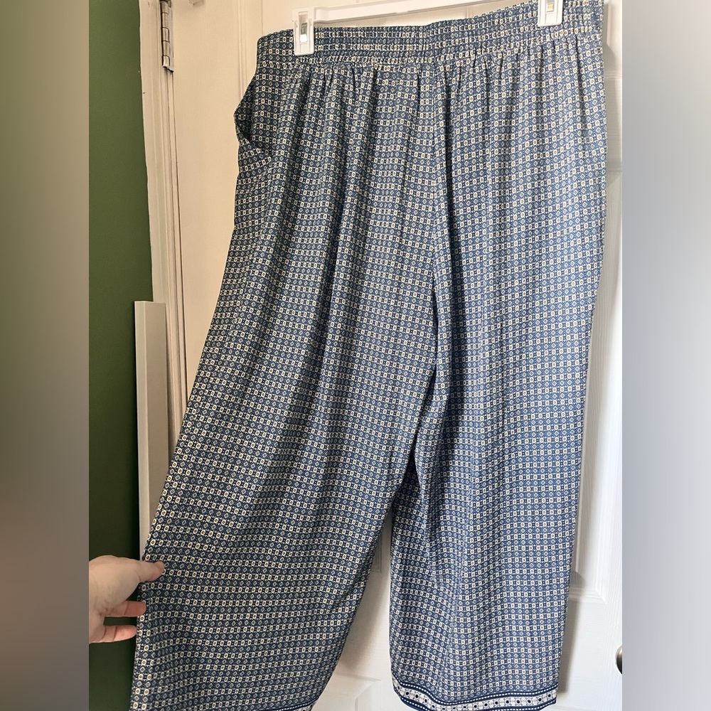 Patterned Wide Leg Flowy pants - Picture 5 of 6
